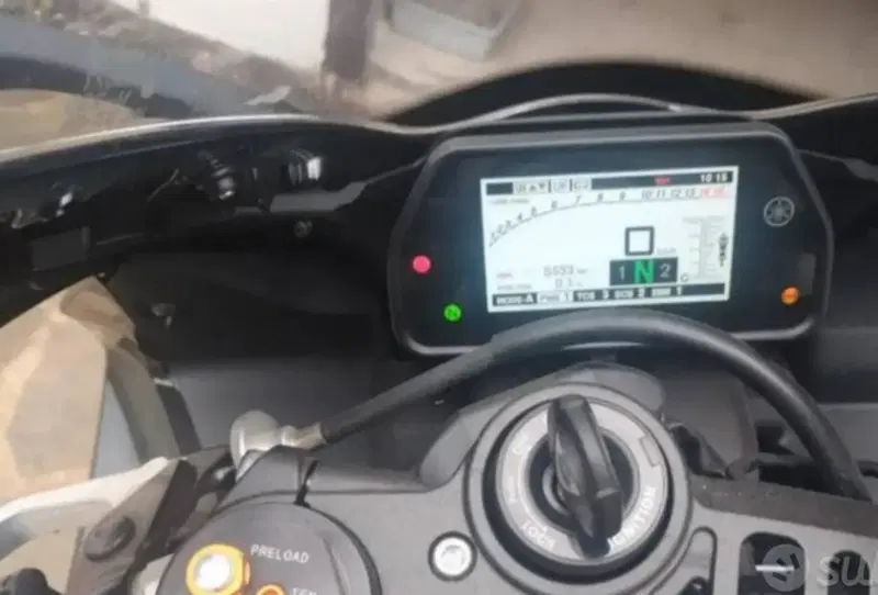 Yamaha YZF R1 (2020 - 25) (4)