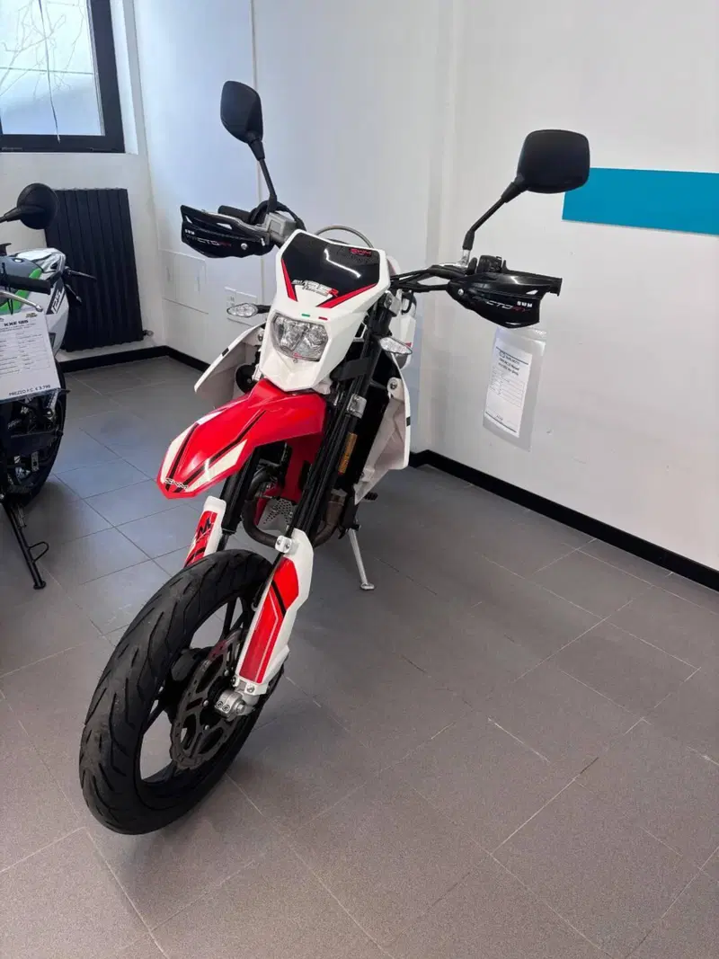 Vendo Swm SM 125 R (2022 - 24) usata a Castellanza (codice 10010499 ...