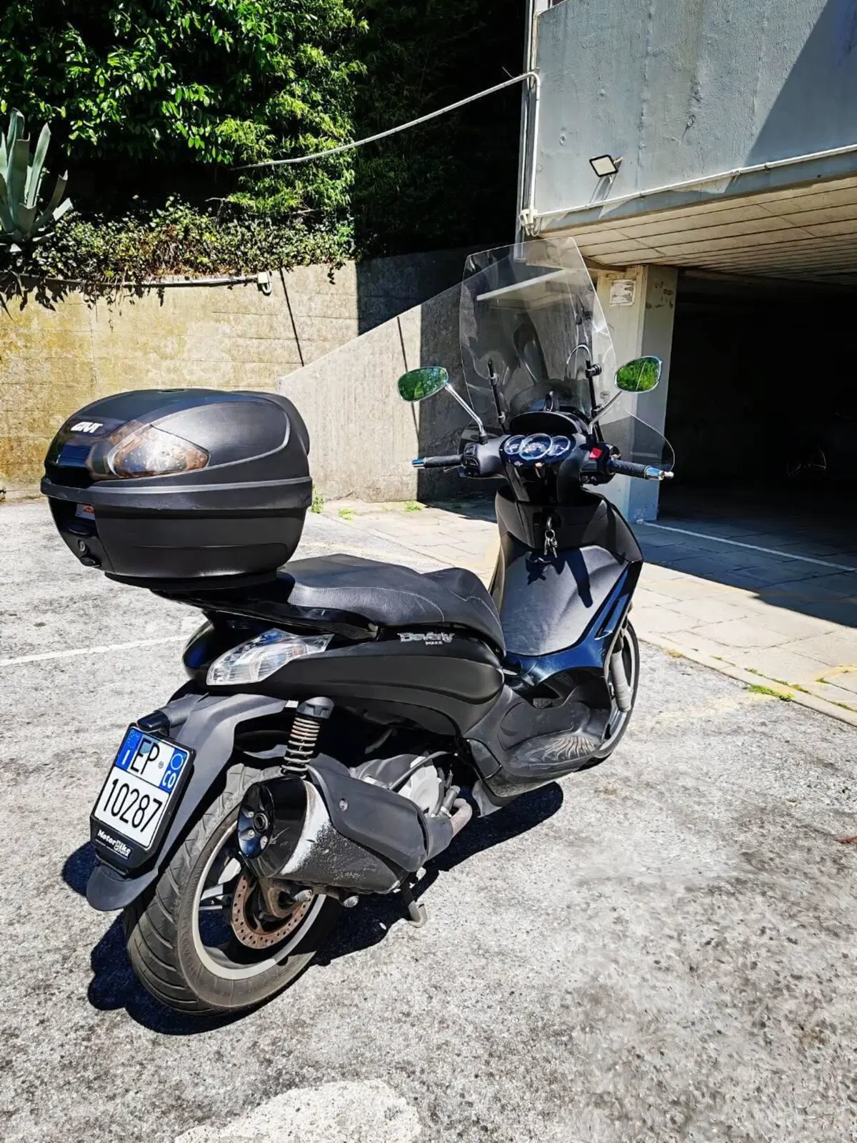 Piaggio Beverly 350 Police ABS-ASR (2018 - 20) (2)