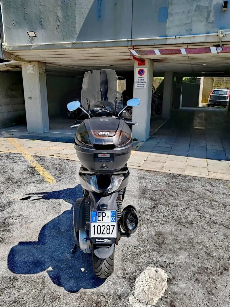 Piaggio Beverly 350 Police ABS-ASR (2018 - 20) (6)