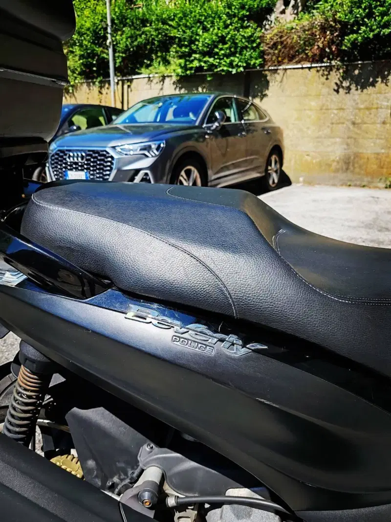 Piaggio Beverly 350 Police ABS-ASR (2018 - 20) (7)