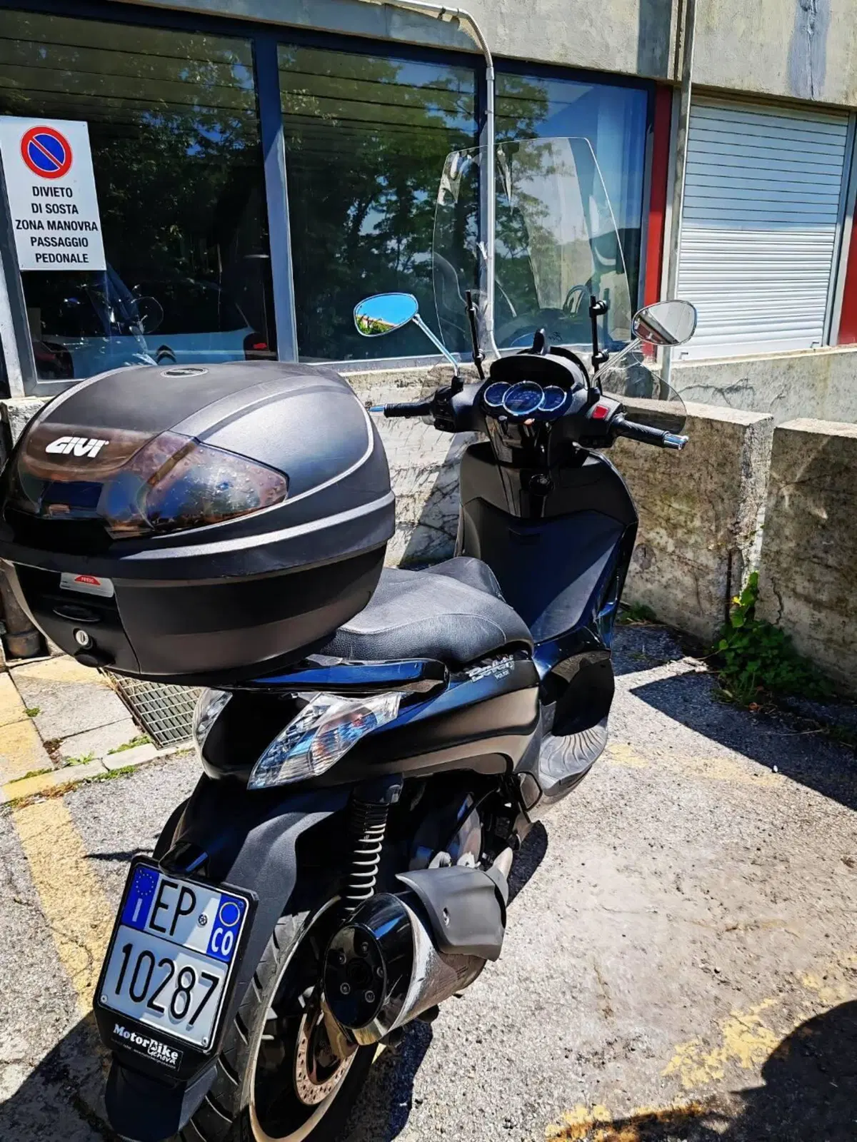 Piaggio Beverly 350 Police ABS-ASR (2018 - 20) (9)