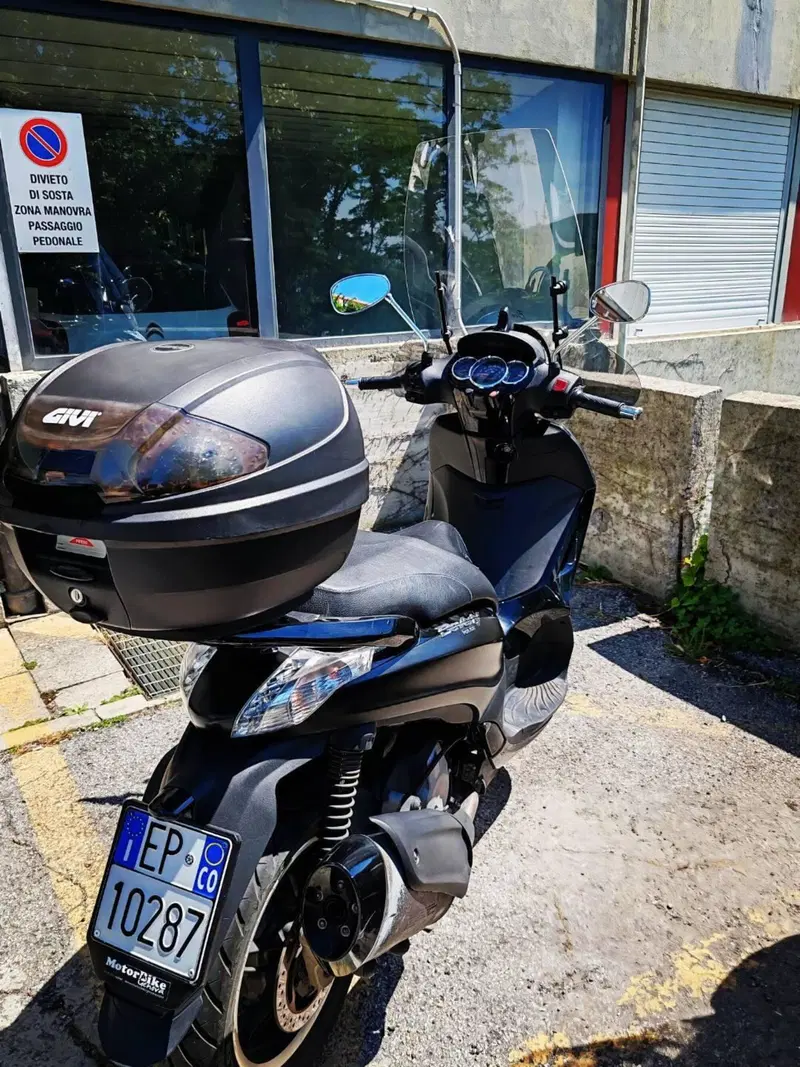 Piaggio Beverly 350 Police ABS-ASR (2018 - 20) (9)