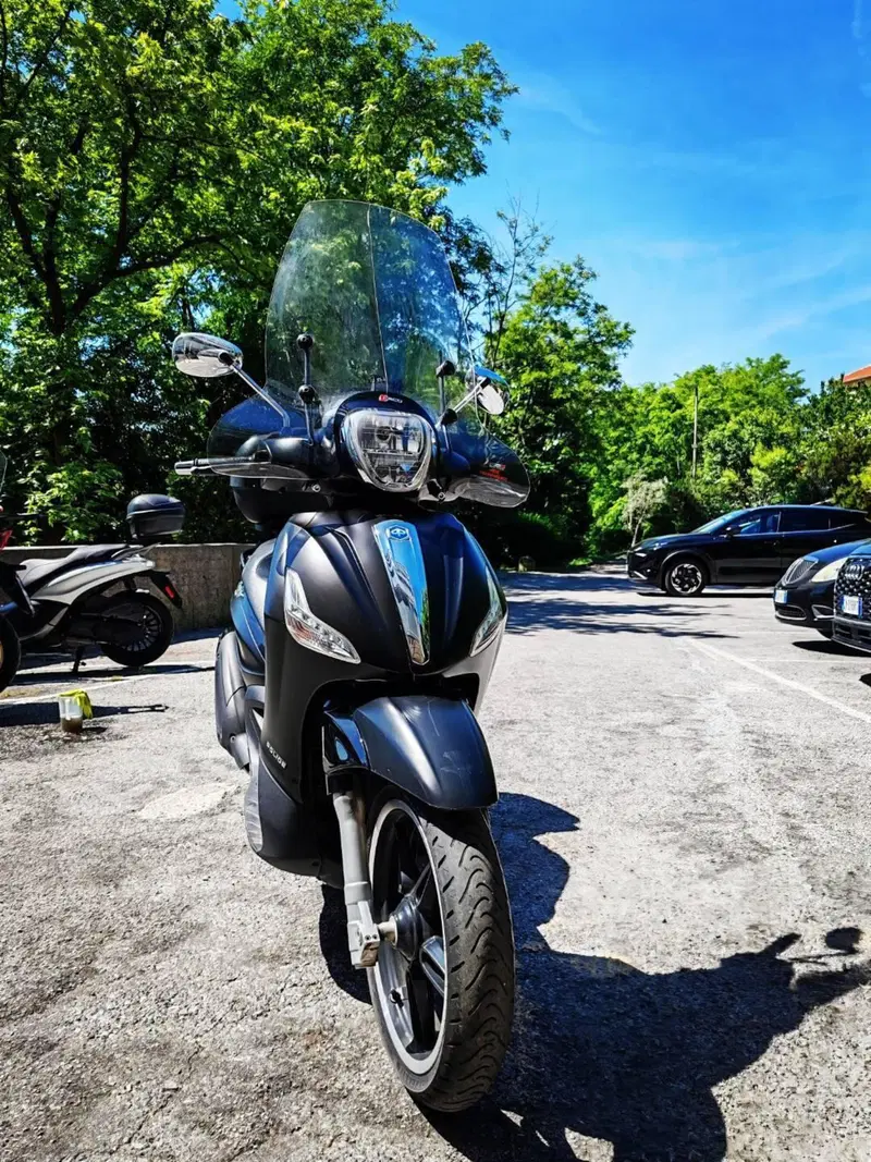 Piaggio Beverly 350 Police ABS-ASR (2018 - 20) (11)