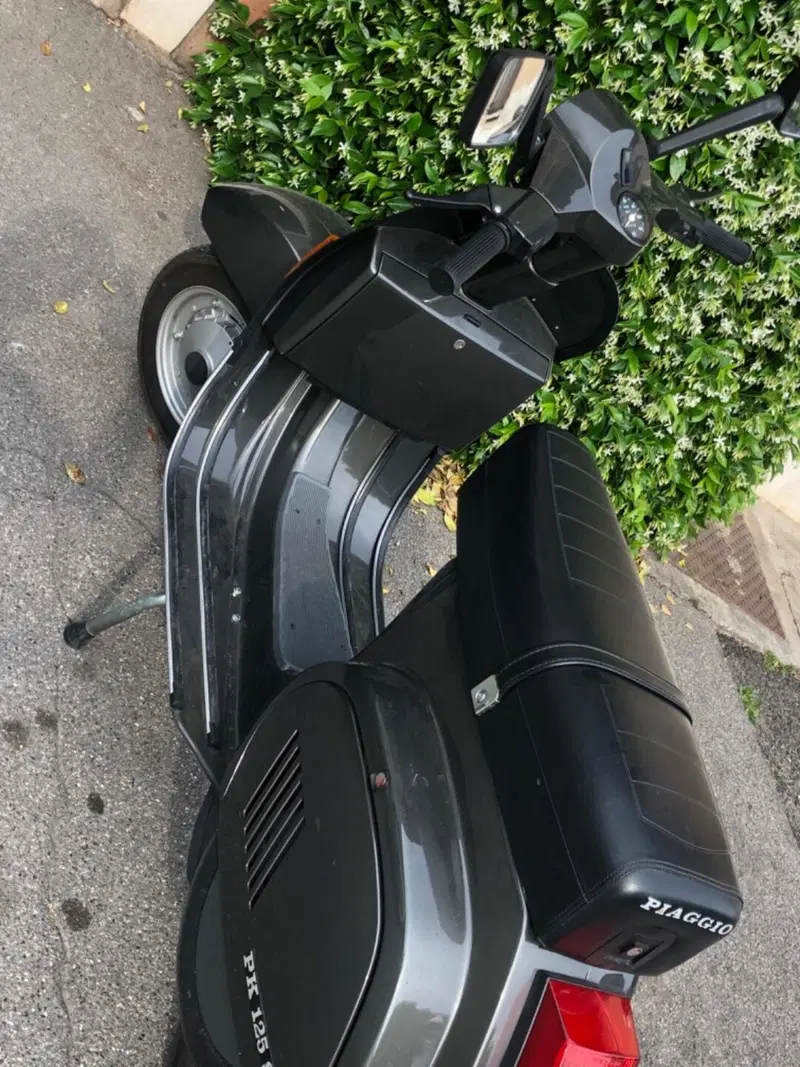 Piaggio Vespa 125 PK S (2)