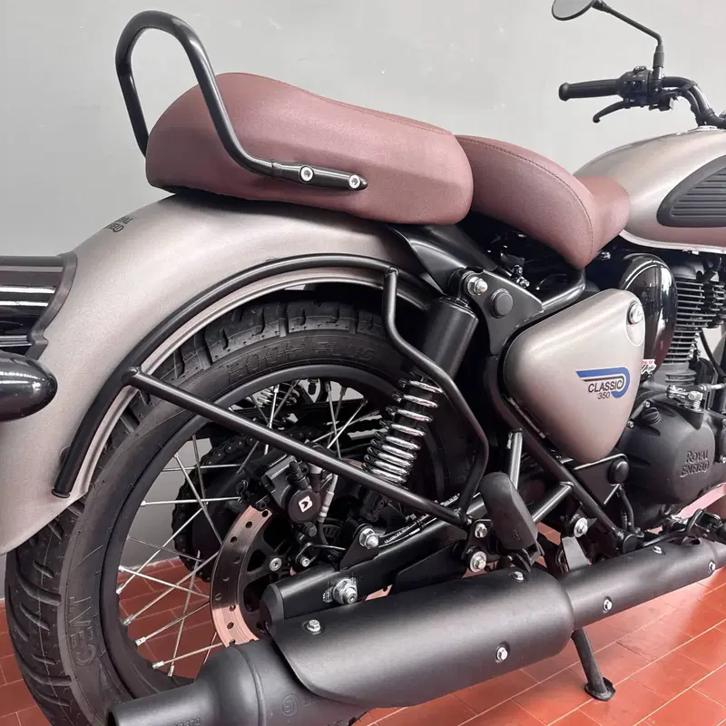 Royal Enfield Classic 350 (2021 - 26) (3)