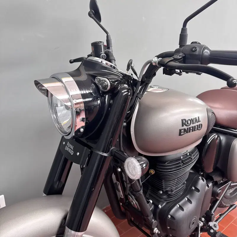 Royal Enfield Classic 350 (2021 - 26) (5)