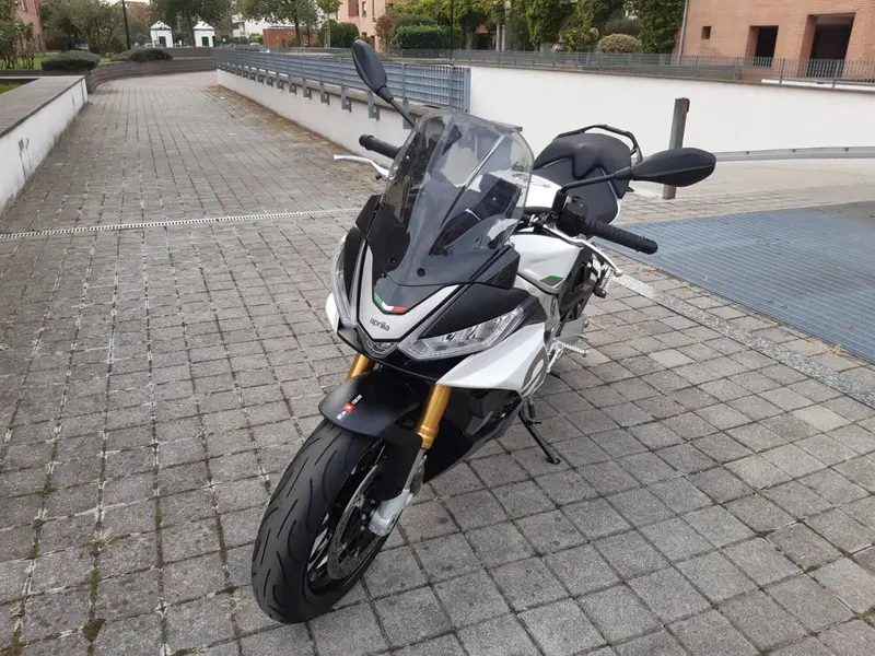 Aprilia Tuono V4 (2021 - 24) (2)