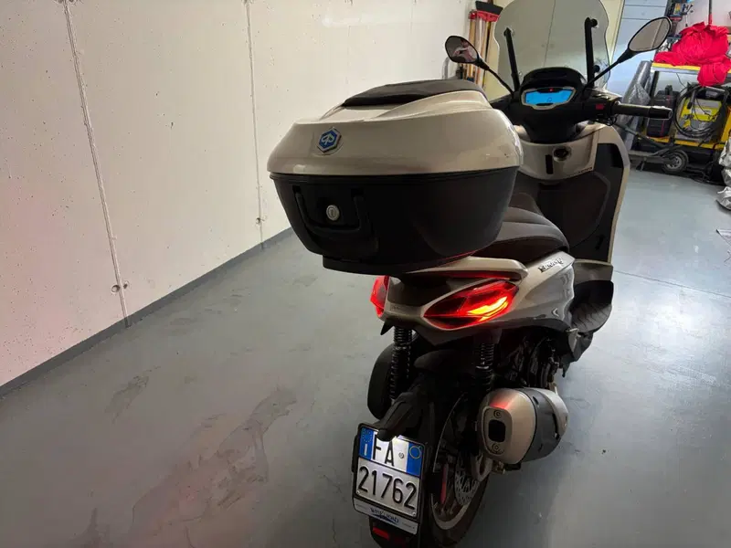 Piaggio Beverly 300 ABS-ASR (2021 - 25) (5)
