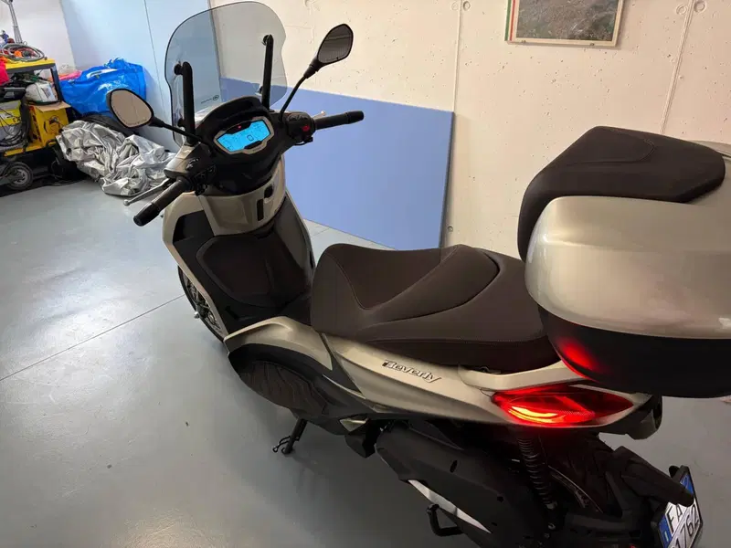 Piaggio Beverly 300 ABS-ASR (2021 - 25) (6)