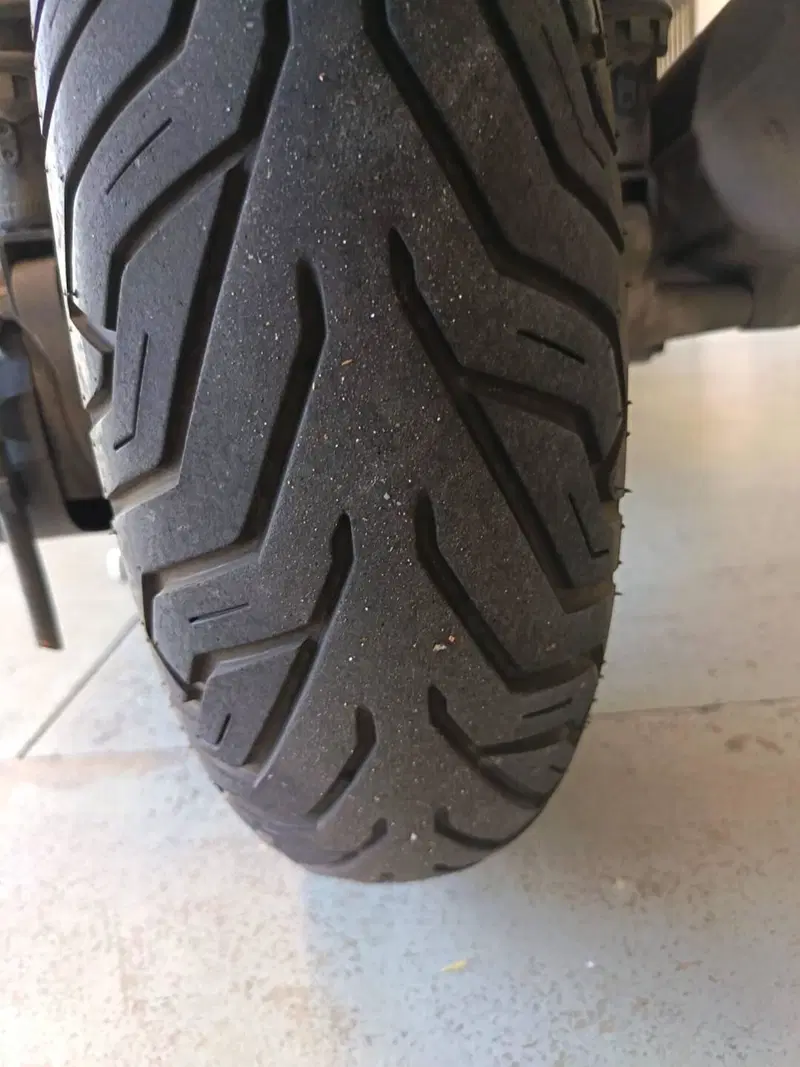 Yamaha X-Max 250 (2010 - 13) (6)