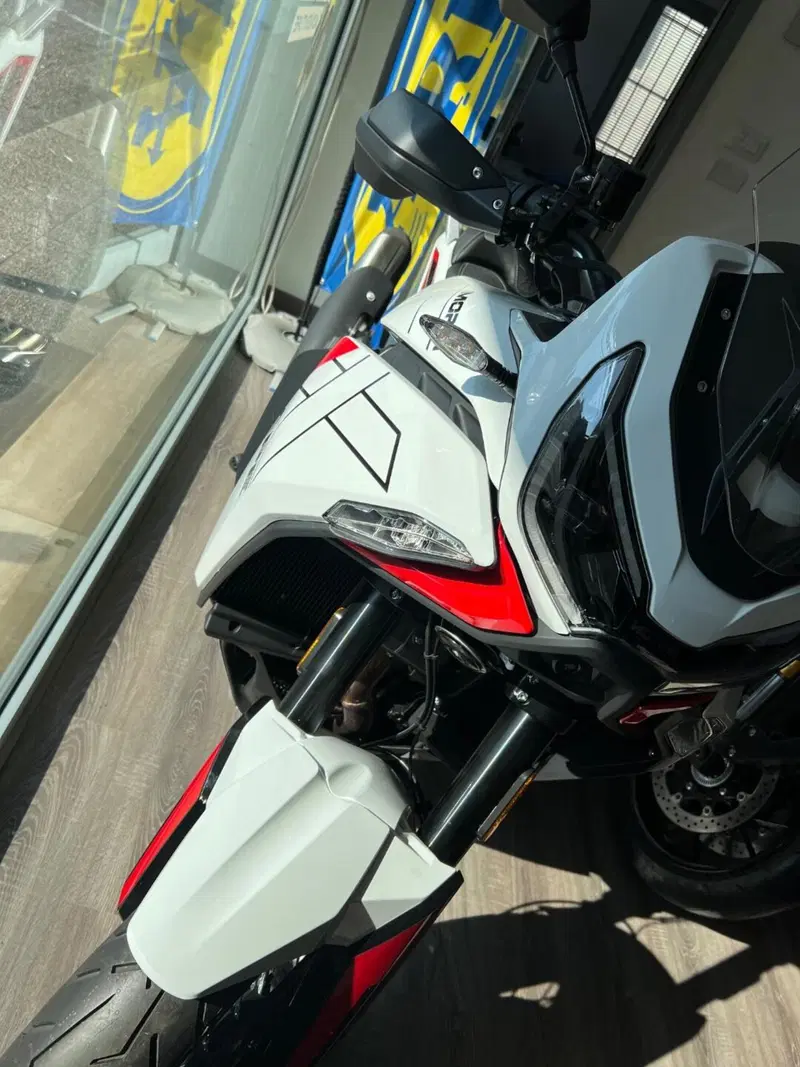Moto Morini X-Cape 1200 (2026) (3)