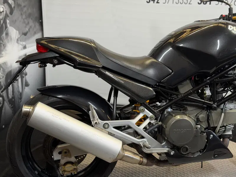 Ducati Monster 750 Dark (1999 - 02) (3)