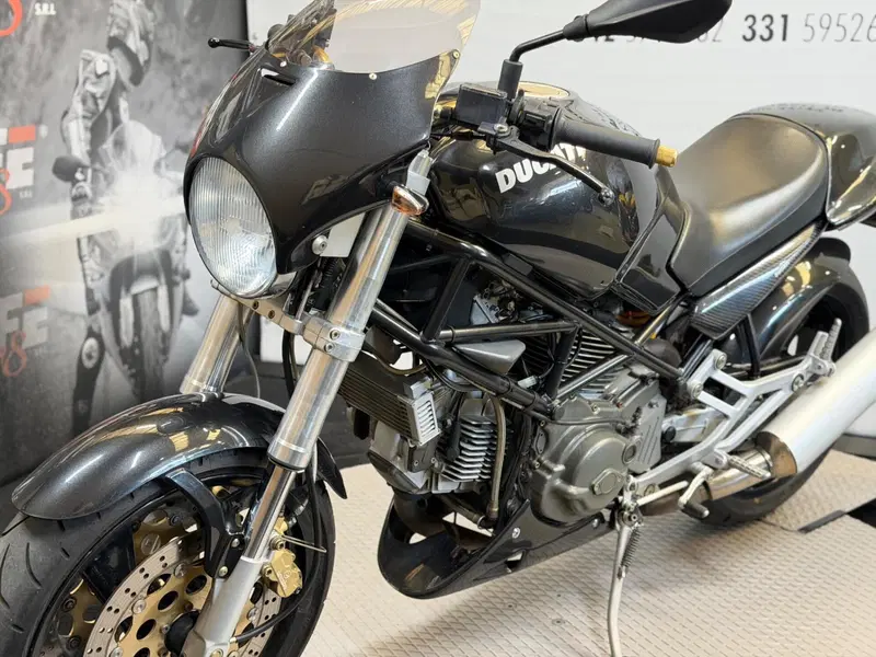 Ducati Monster 750 Dark (1999 - 02) (6)
