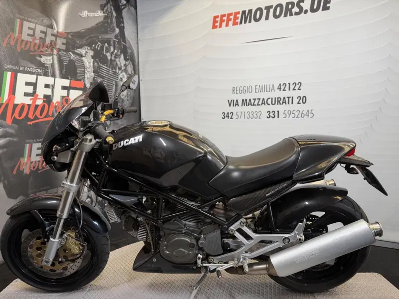 Ducati Monster 750 Dark (1999 - 02) (7)
