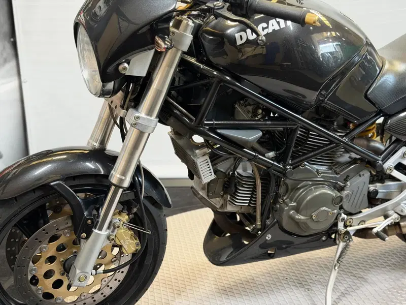 Ducati Monster 750 Dark (1999 - 02) (10)