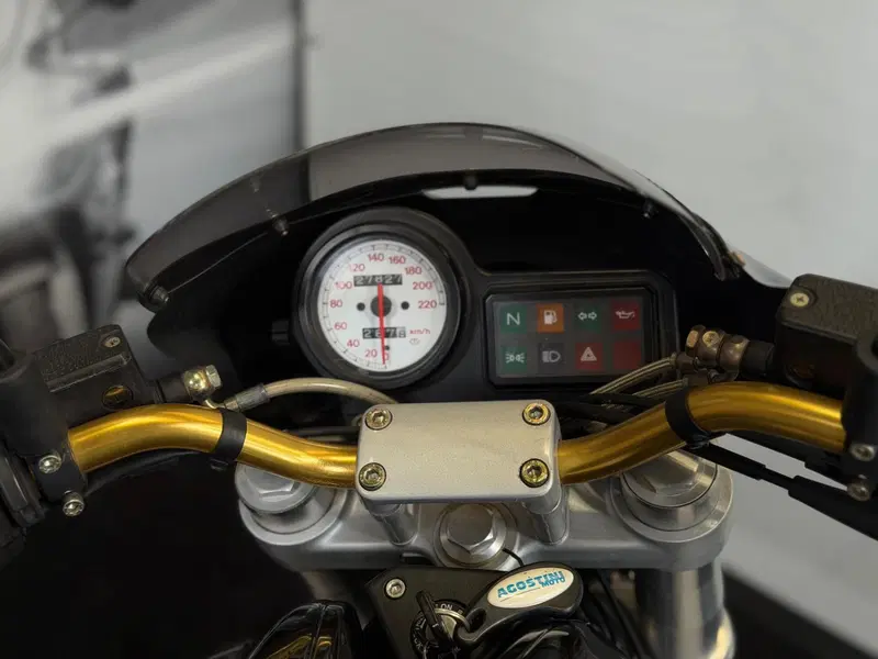 Ducati Monster 750 Dark (1999 - 02) (14)