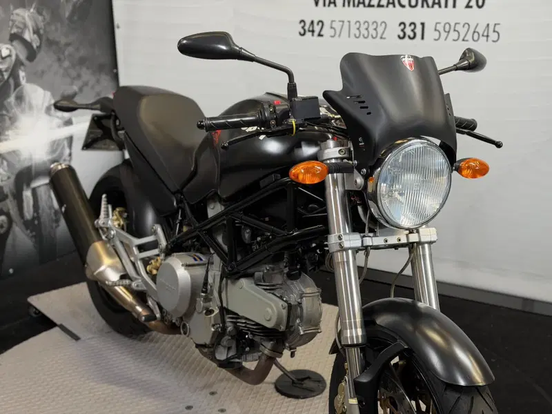 Ducati Monster 620 I.E. Dark (2002) (5)