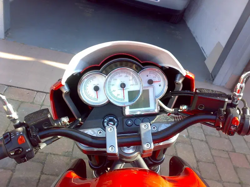 Moto Guzzi Sport 1200 (2006 - 08) (2)
