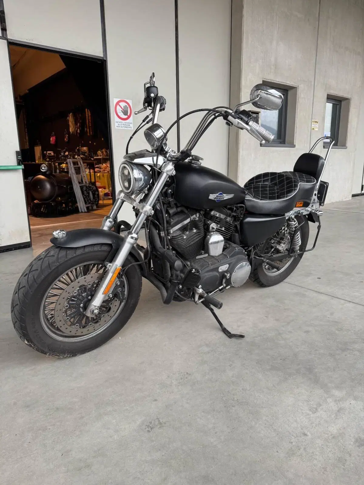 Harley-Davidson 1200 Custom CB (2013 - 17) - XL 1200CB (2)