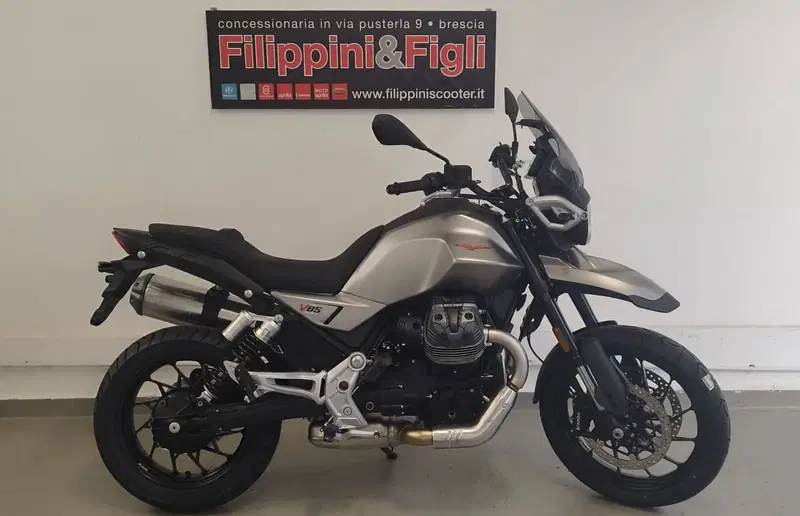 Moto Guzzi V85 Strada (2024 - 26)