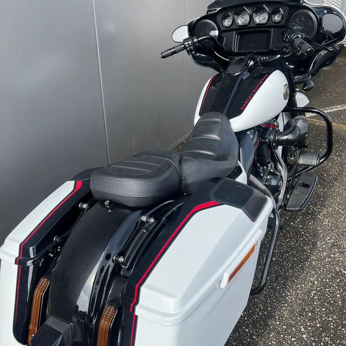 Harley-Davidson 117 Street Glide (2021) - FLHXSE (22)