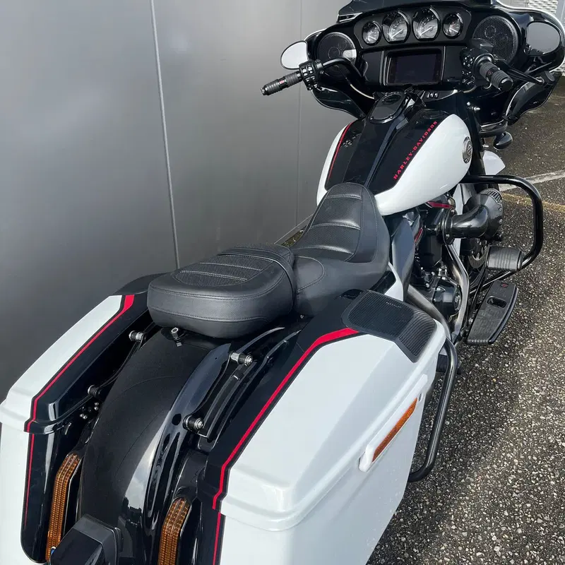 Harley-Davidson 117 Street Glide (2021) - FLHXSE (22)