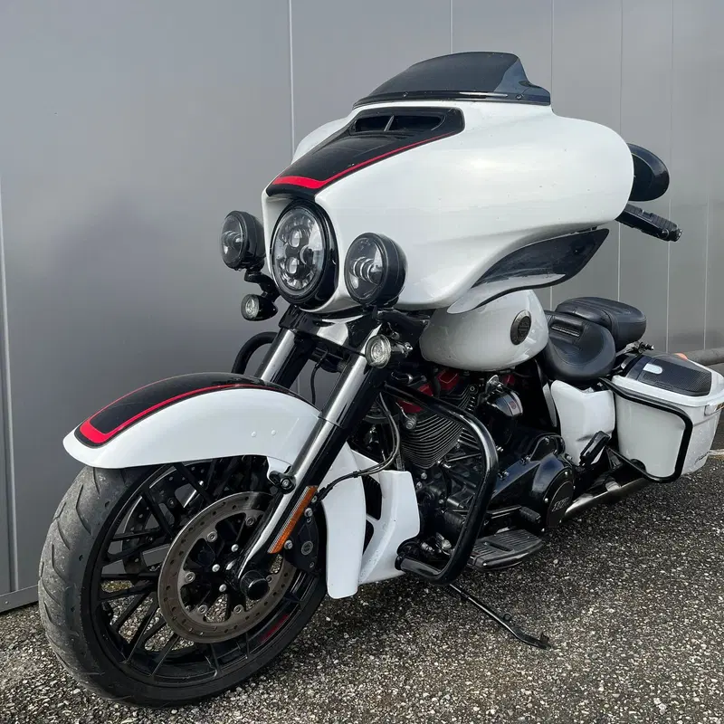 Harley-Davidson 117 Street Glide (2021) - FLHXSE (18)
