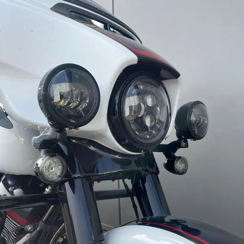 Harley-Davidson 117 Street Glide (2021) - FLHXSE (4)