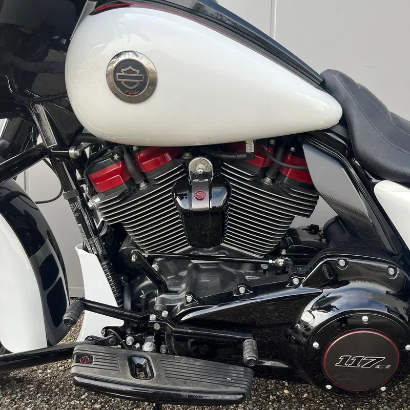 Harley-Davidson 117 Street Glide (2021) - FLHXSE (19)