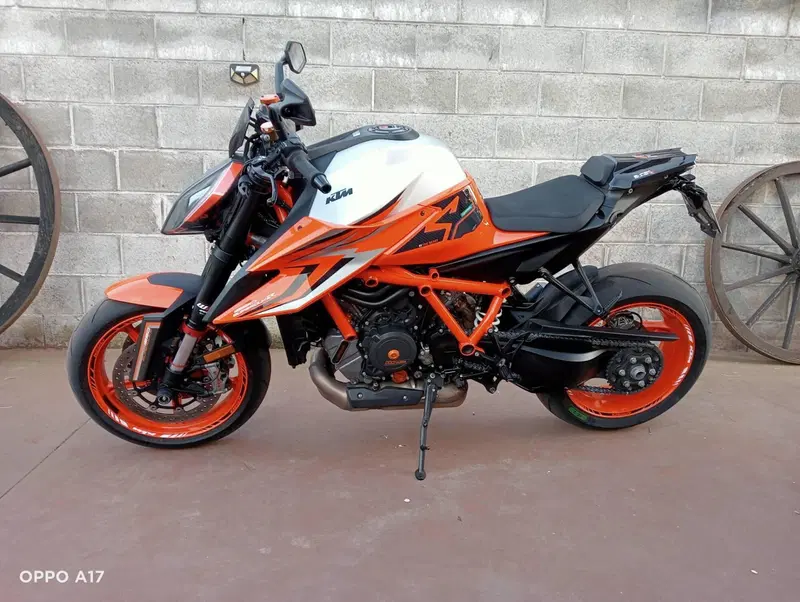 KTM 1290 Super Duke R (2022 - 23) (4)