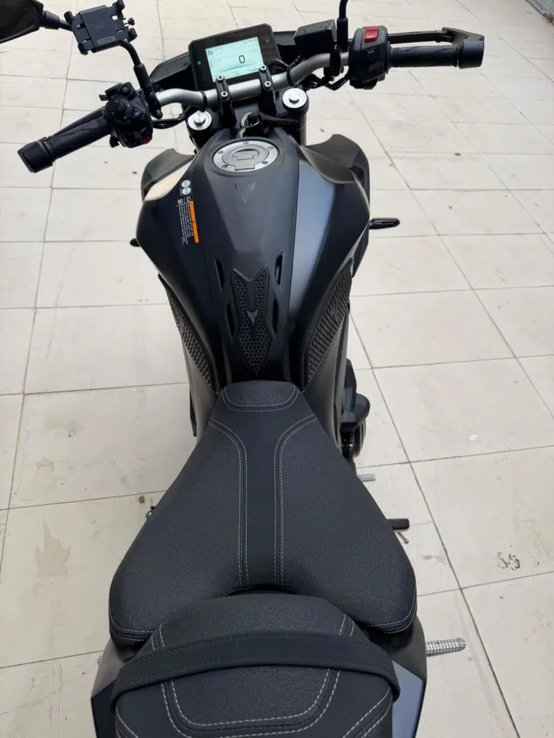 Yamaha MT-07 Y-AMT (2025 - 26) (4)