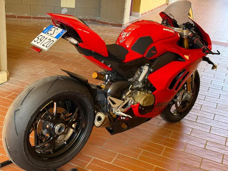 Ducati Panigale V4 S 1100 (2020) (3)