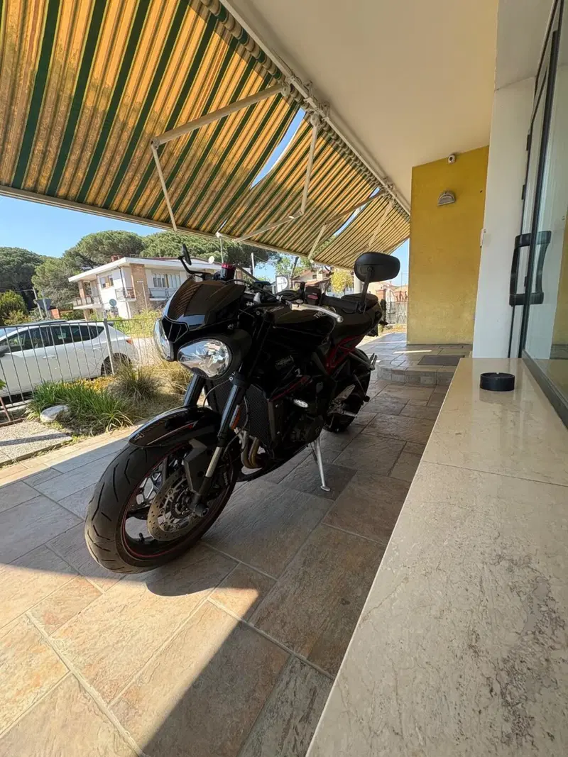 Triumph Street Triple R (2017 - 20) (2)