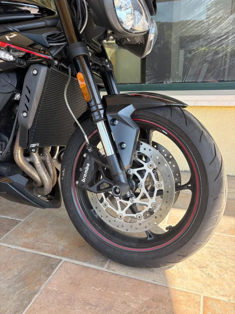 Triumph Street Triple R (2017 - 20) (6)