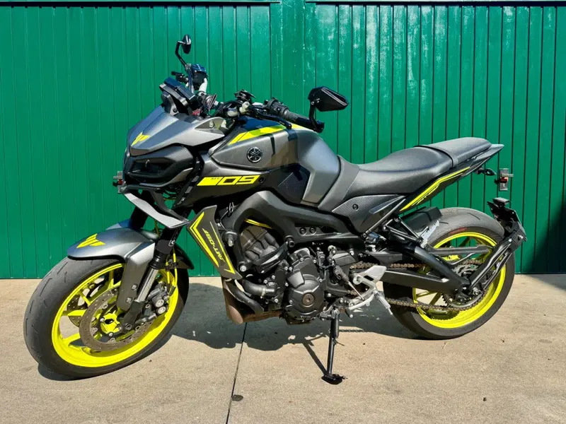 Yamaha MT-09 (2017 - 20) (3)