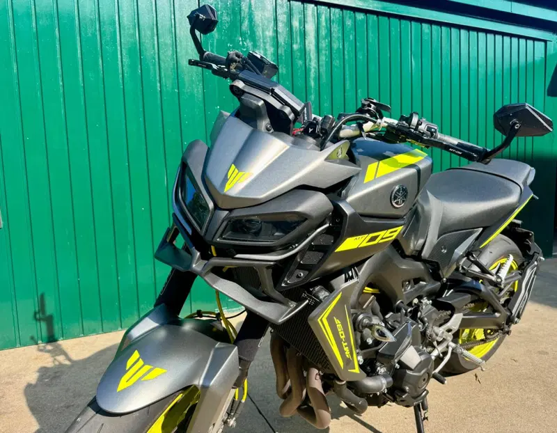 Yamaha MT-09 (2017 - 20) (4)