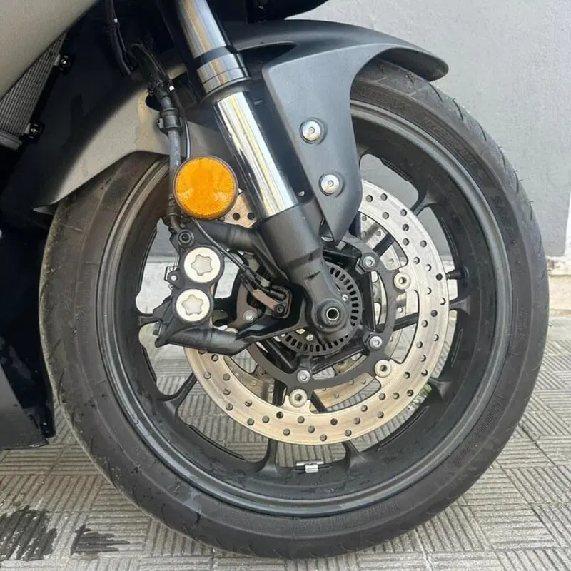 Yamaha YZF R7 (2021 - 25) (4)
