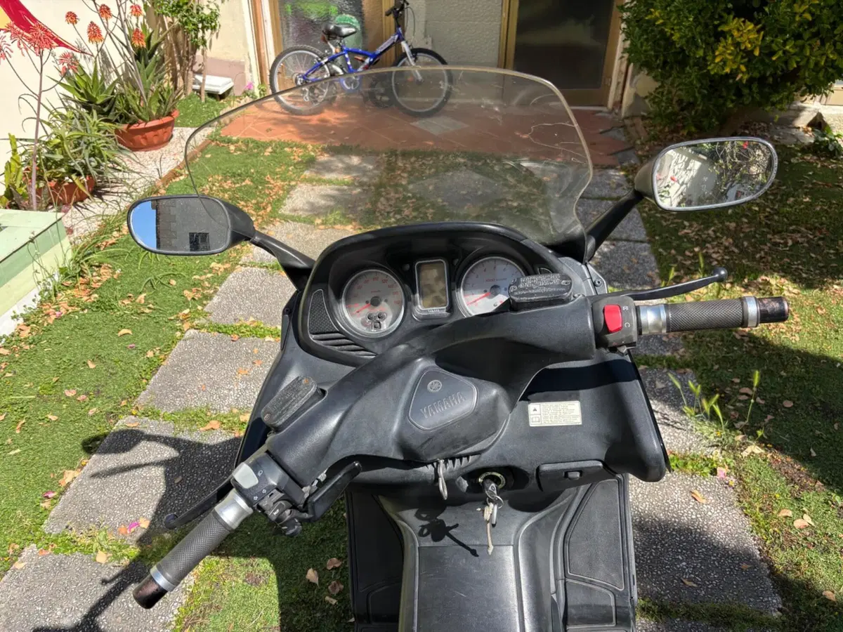 Yamaha T-Max 500 (2004 - 07) (9)