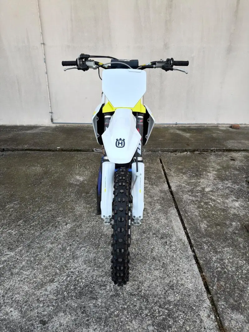 Husqvarna FC 250 (2025) (2)