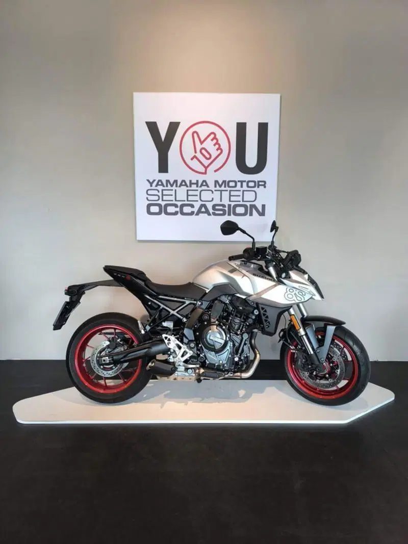 Suzuki GSX-8S (2025 - 26)