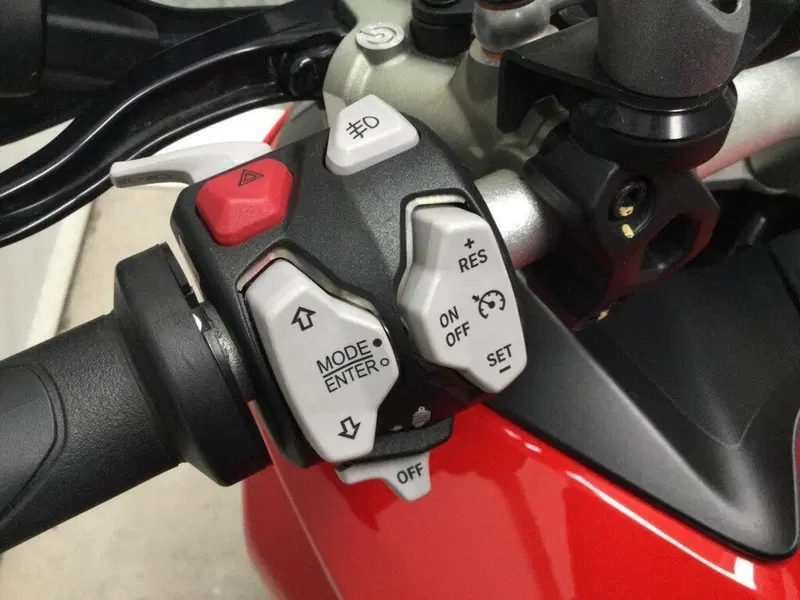 Ducati Multistrada V2 S (2022 - 24) (12)