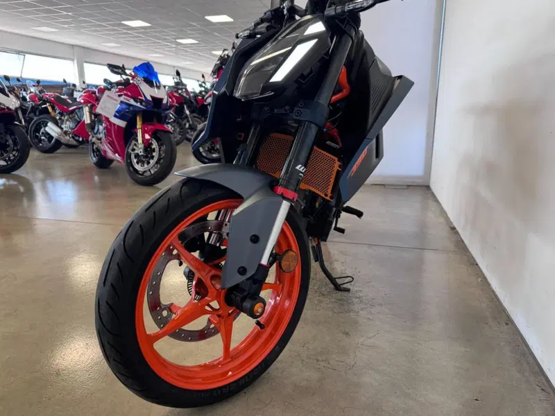 KTM 390 Duke (2024 - 25) (3)