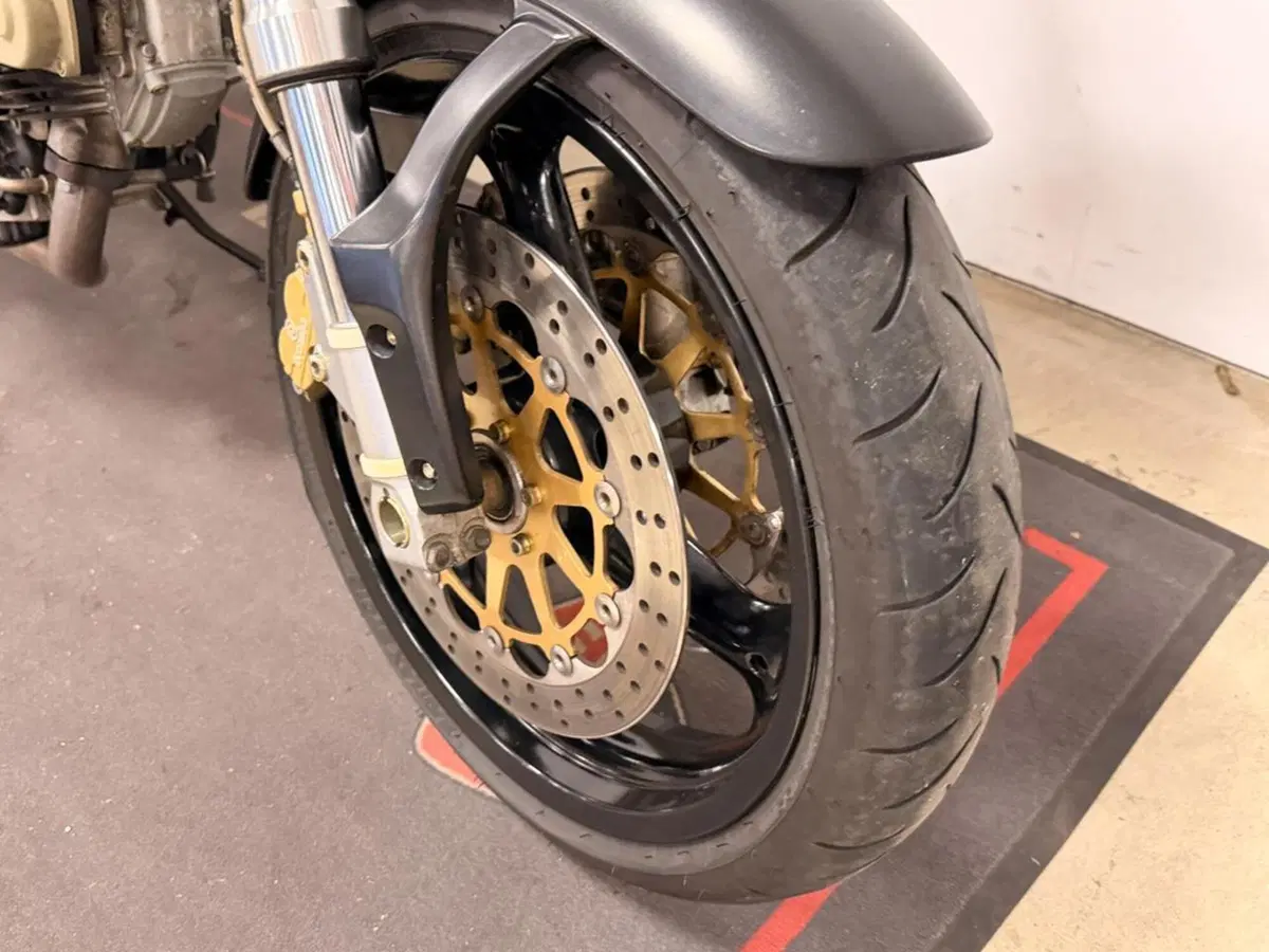 Ducati Monster 750 (1996 - 02) (4)