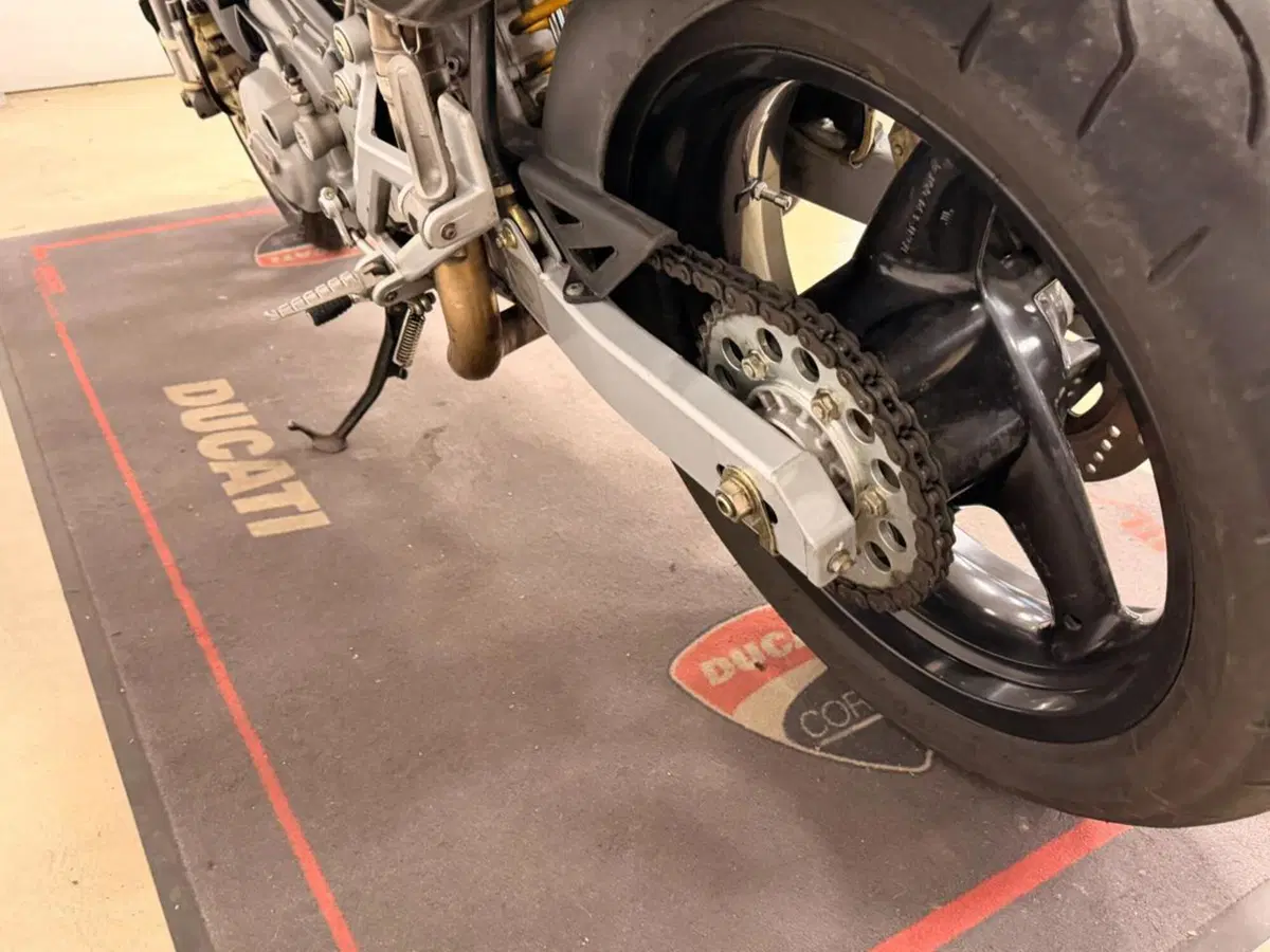 Ducati Monster 750 (1996 - 02) (8)