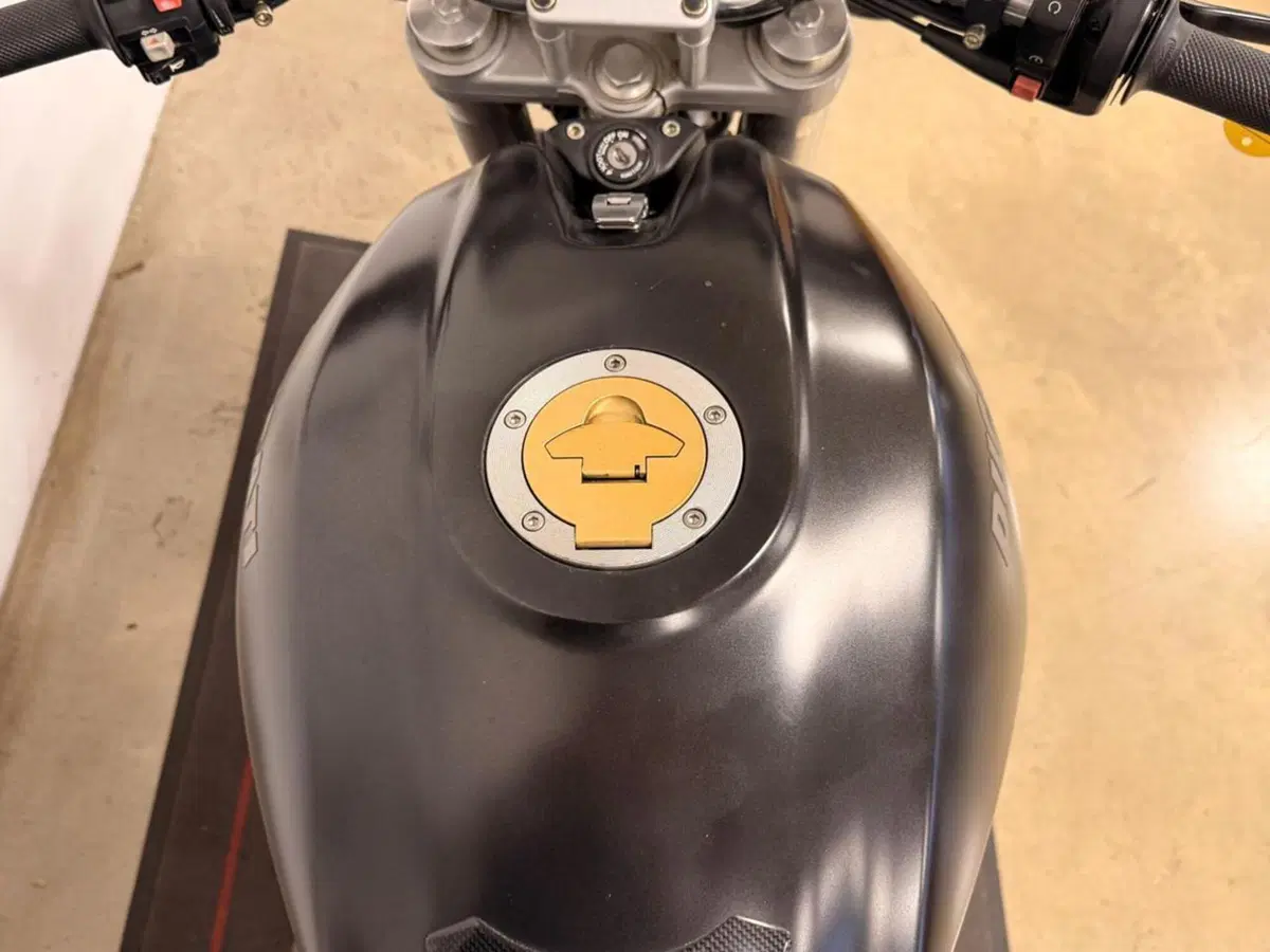 Ducati Monster 750 (1996 - 02) (11)