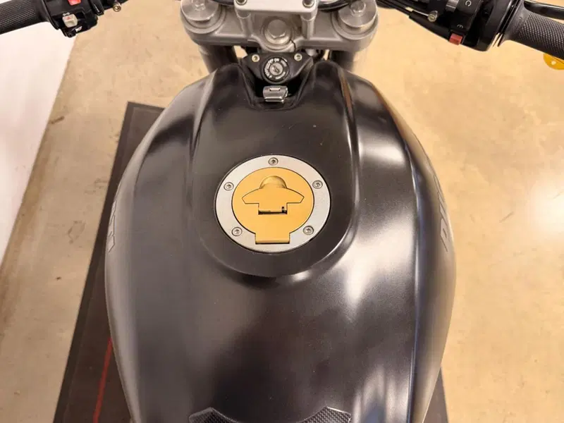 Ducati Monster 750 (1996 - 02) (11)