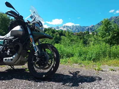 Moto Guzzi V85 TT (2021 - 23) usata