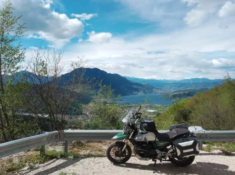 Moto Guzzi V85 TT (2021 - 23) (9)