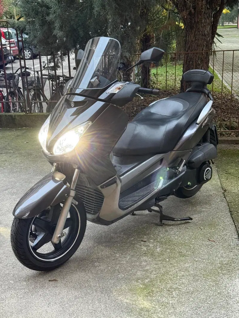 Yamaha X-Max 250 (2005 - 07) (2)